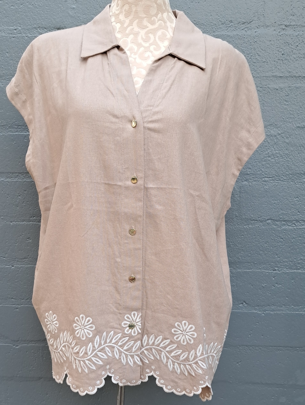 Anne Klein Button-Front Embroidered Hem Top Buttons up Shirt